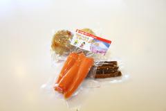 野菜を真空パックにしたパッケージの写真